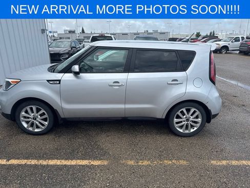 Used 2018 Kia Soul + FWD image 5