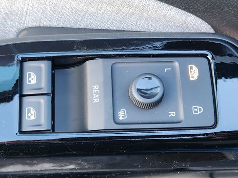 New 2026 Volkswagen ID.4 Pro AWD/4WD image 15