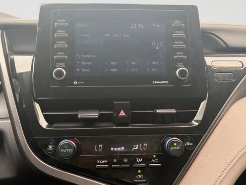 Used 2022 Toyota Camry SE FWD image 23