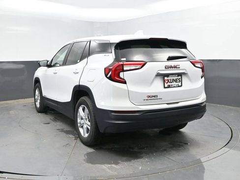 Used 2024 GMC Terrain SLE FWD image 10