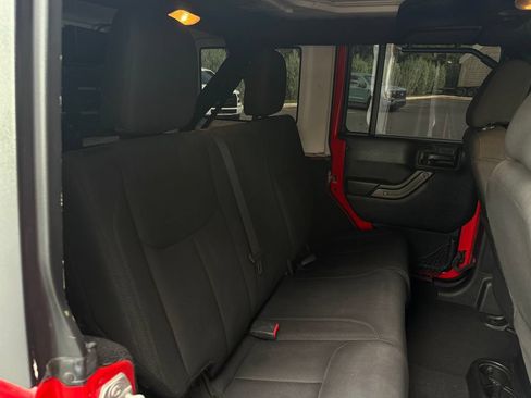 Used 2018 Jeep Wrangler Unlimited Sport S AWD/4WD image 38