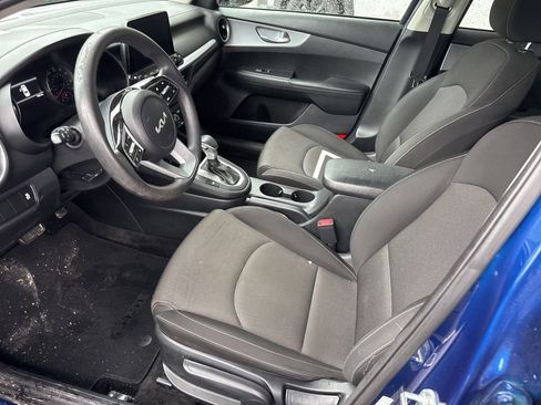 Used 2022 Kia Forte LXS FWD image 8