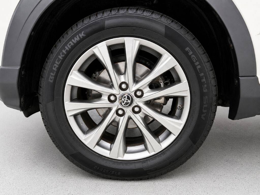 Used 2017 Toyota RAV4 Limited AWD/4WD image 31