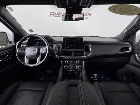 Used 2024 GMC Yukon XL SLT image 24