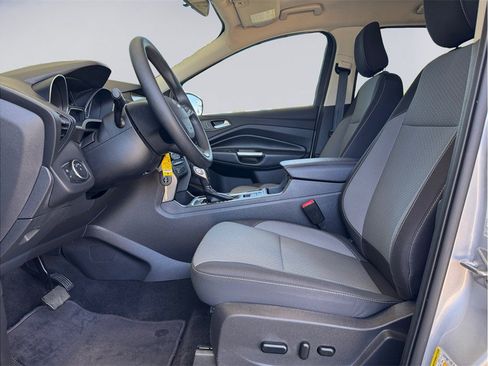 Used 2018 Ford Escape SE w/ SE Sync 3 Package FWD image 9