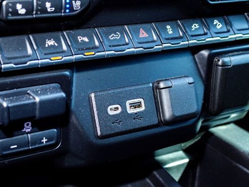 Used 2022 GMC Sierra 1500 AT4 w/ AT4 Premium Package image 16