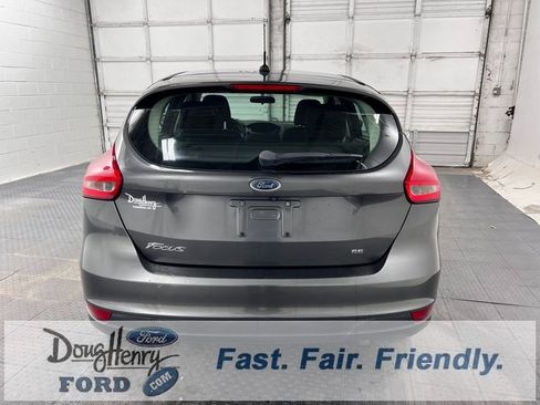 Used 2017 Ford Focus SE image 6