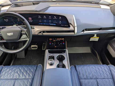 New 2026 Cadillac Vistiq Premium Luxury w/ LPO, Floor Liner Package AWD/4WD image 14
