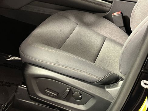 Used 2025 Ford Explorer Active RWD image 15
