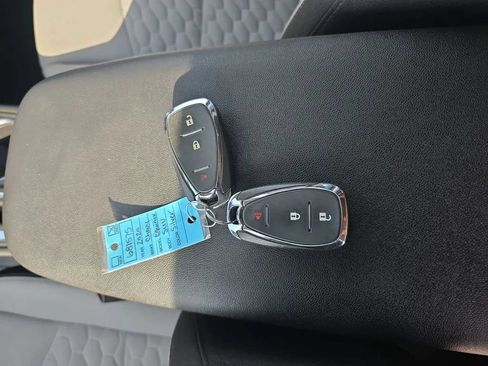 Used 2020 Chevrolet Equinox LS AWD/4WD image 21