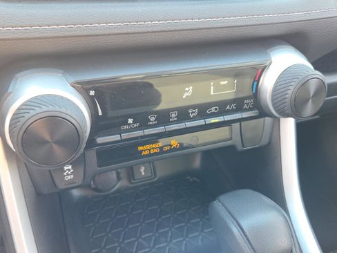 Used 2020 Toyota RAV4 LE image 26