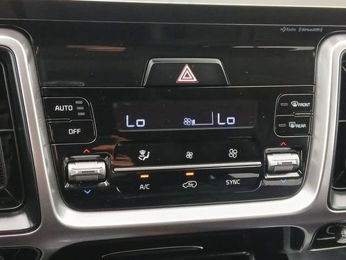 Certified 2023 Kia Sorento S w/ Panoramic Sunroof Package AWD/4WD image 19