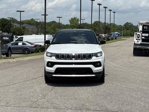 Used 2024 Jeep Compass Limited AWD/4WD image 2
