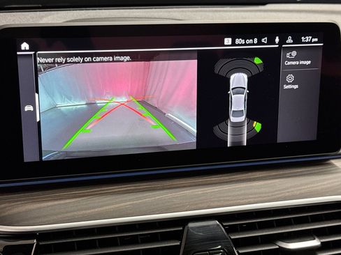 Certified 2023 BMW 530e w/ Premium Package image 26