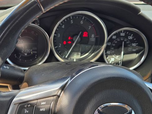 Used 2016 MAZDA MX-5 Miata Grand Touring RWD image 9