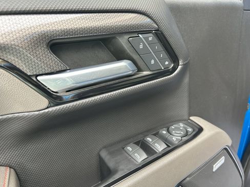 Used 2022 Chevrolet Silverado 1500 ZR2 w/ Technology Package image 17