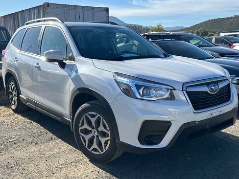 Used 2020 Subaru Forester Premium AWD/4WD image 2