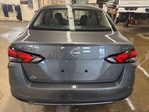 Used 2023 Nissan Versa SV image 5