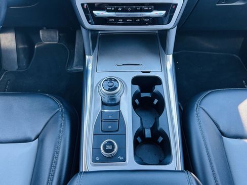 Used 2022 Ford Explorer XLT w/ Equipment Group 202A image 22