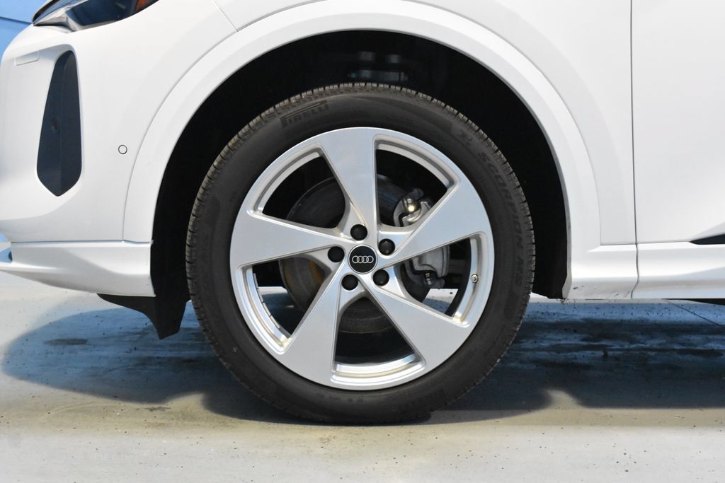 Certified 2025 Audi Q5 Premium Plus w/ Premium Plus AWD/4WD image 22