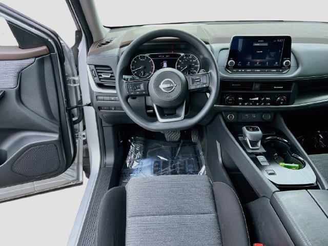 Certified 2023 Nissan Rogue SV FWD image 17