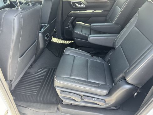 Used 2022 Chevrolet Suburban Premier AWD/4WD image 28