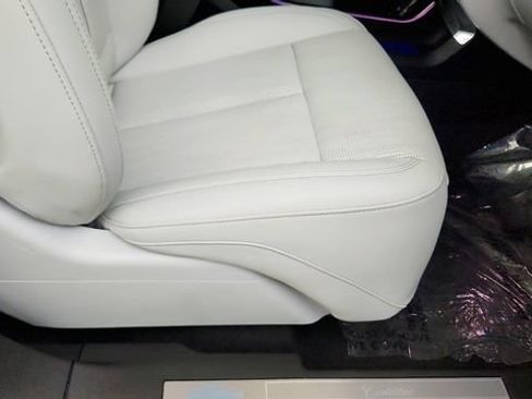 Used 2024 Cadillac Lyriq Luxury AWD/4WD image 39
