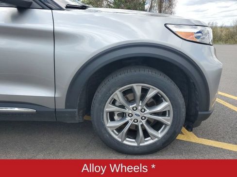 Used 2022 Ford Explorer XLT w/ Equipment Group 202A AWD/4WD image 8