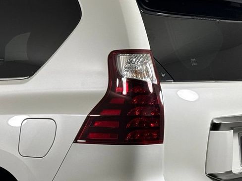 Certified 2022 Lexus GX 460 Premium w/ Accessory Package AWD/4WD image 13