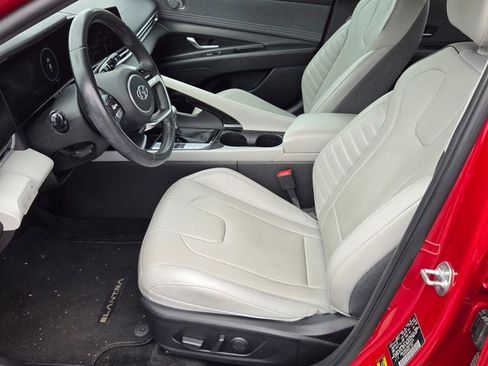 Used 2022 Hyundai Elantra Limited FWD image 9