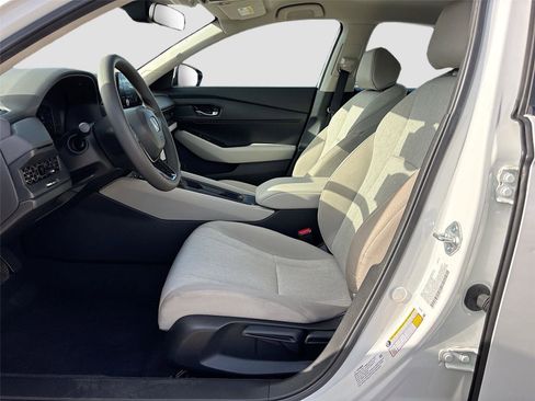 Certified 2025 Honda Accord LX image 22