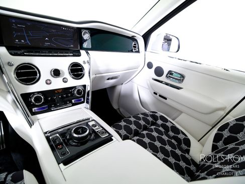 Used 2026 Rolls-Royce Cullinan image 15