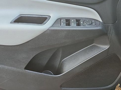 Used 2020 Chevrolet Equinox LS image 22