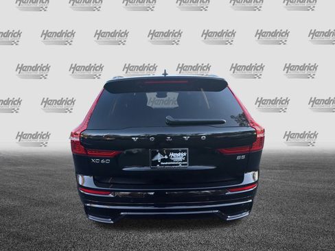 Certified 2023 Volvo XC60 B5 Plus image 9