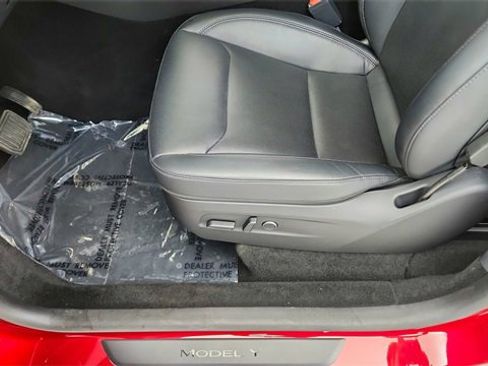Used 2026 Tesla Model Y Long Range image 32