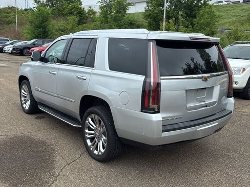 Used 2020 Cadillac Escalade Luxury w/ LPO, Radiant Package AWD/4WD image 4