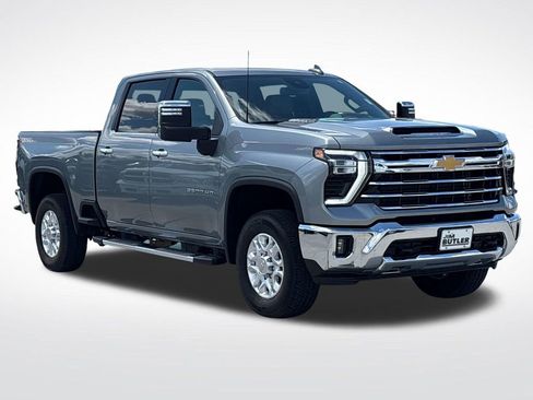 Used 2024 Chevrolet Silverado 3500 LTZ AWD/4WD image 9