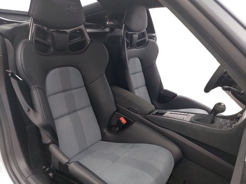 Certified 2025 Porsche 718 Cayman GT4 RS RWD image 11