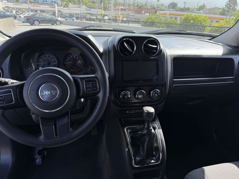 Used 2016 Jeep Patriot Sport image 20