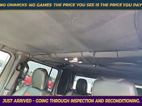 Used 2022 Jeep Gladiator Rubicon w/ LED Lighting Group AWD/4WD image 17