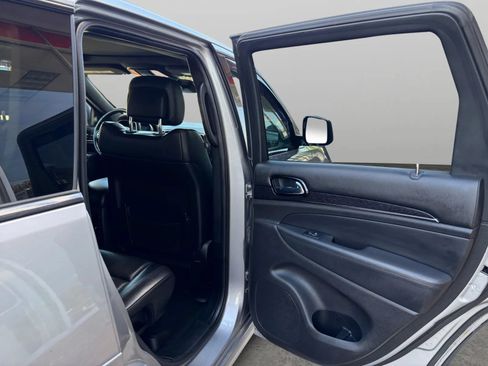 Used 2019 Jeep Grand Cherokee High Altitude AWD/4WD image 17