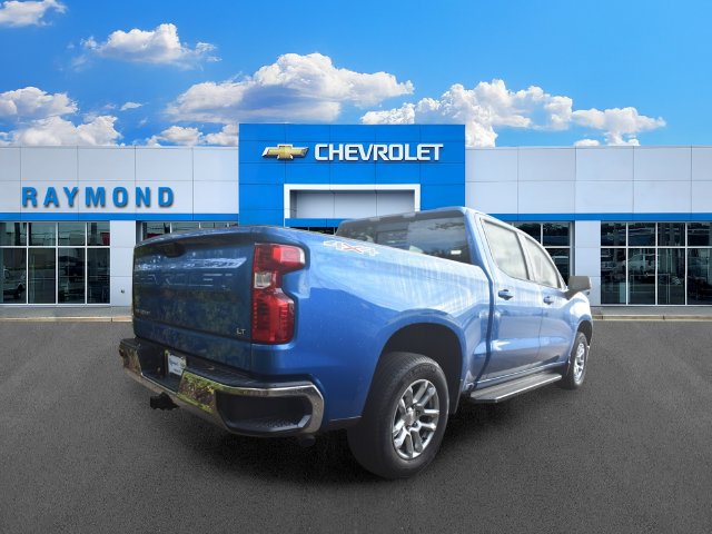 Used 2022 Chevrolet Silverado 1500 LT w/ Convenience Package II AWD/4WD image 2