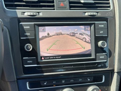 Used 2021 Volkswagen Golf 4-Door FWD image 19