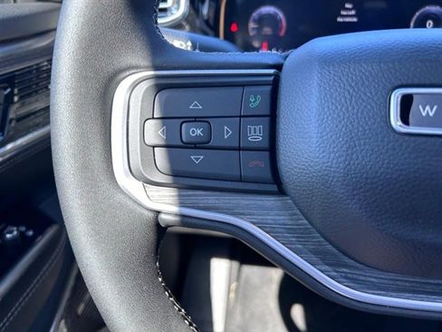 New 2024 Jeep Wagoneer L Series III w/ Premium Group I image 17