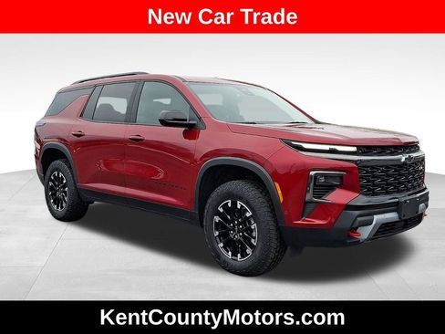 Used 2024 Chevrolet Traverse Z71 w/ Enhanced Driving Package image 1