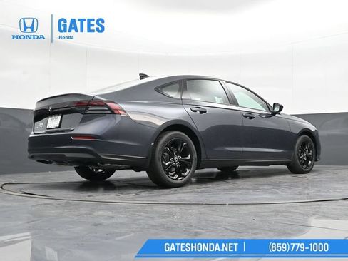 Certified 2025 Honda Accord SE image 30