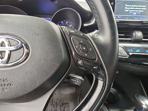 Used 2018 Toyota C-HR XLE FWD image 24