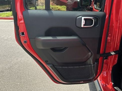 New 2026 Jeep Wrangler Unlimited Rubicon AWD/4WD image 21