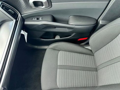 New 2026 Kia Sorento LX FWD image 23