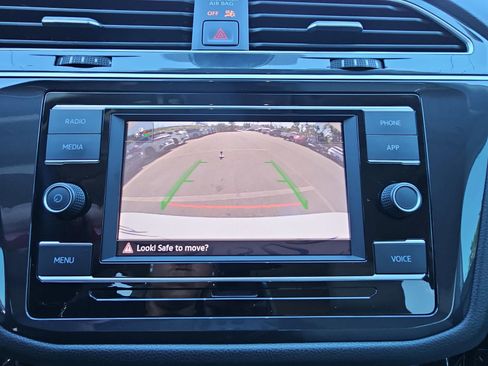 Used 2024 Volkswagen Tiguan S image 23